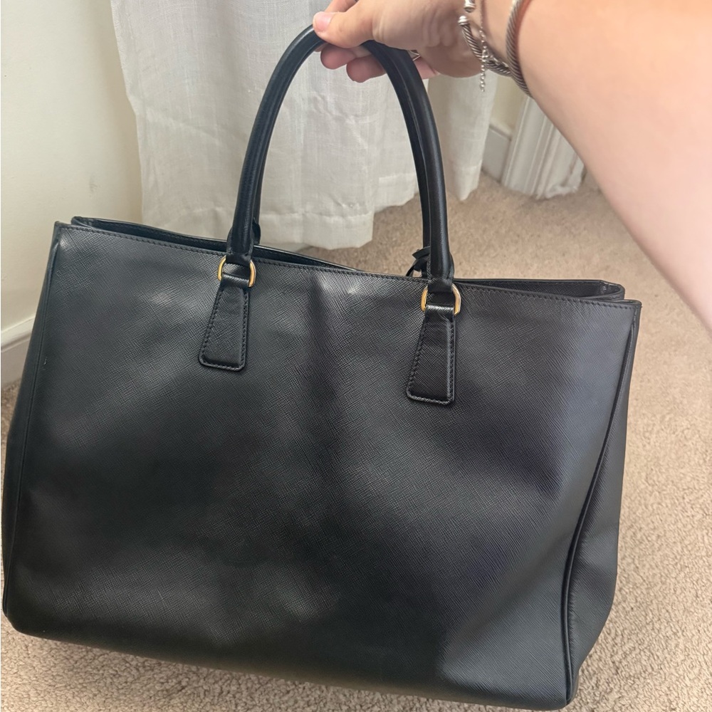Prada XL Galleria Black - Picture 2 of 4